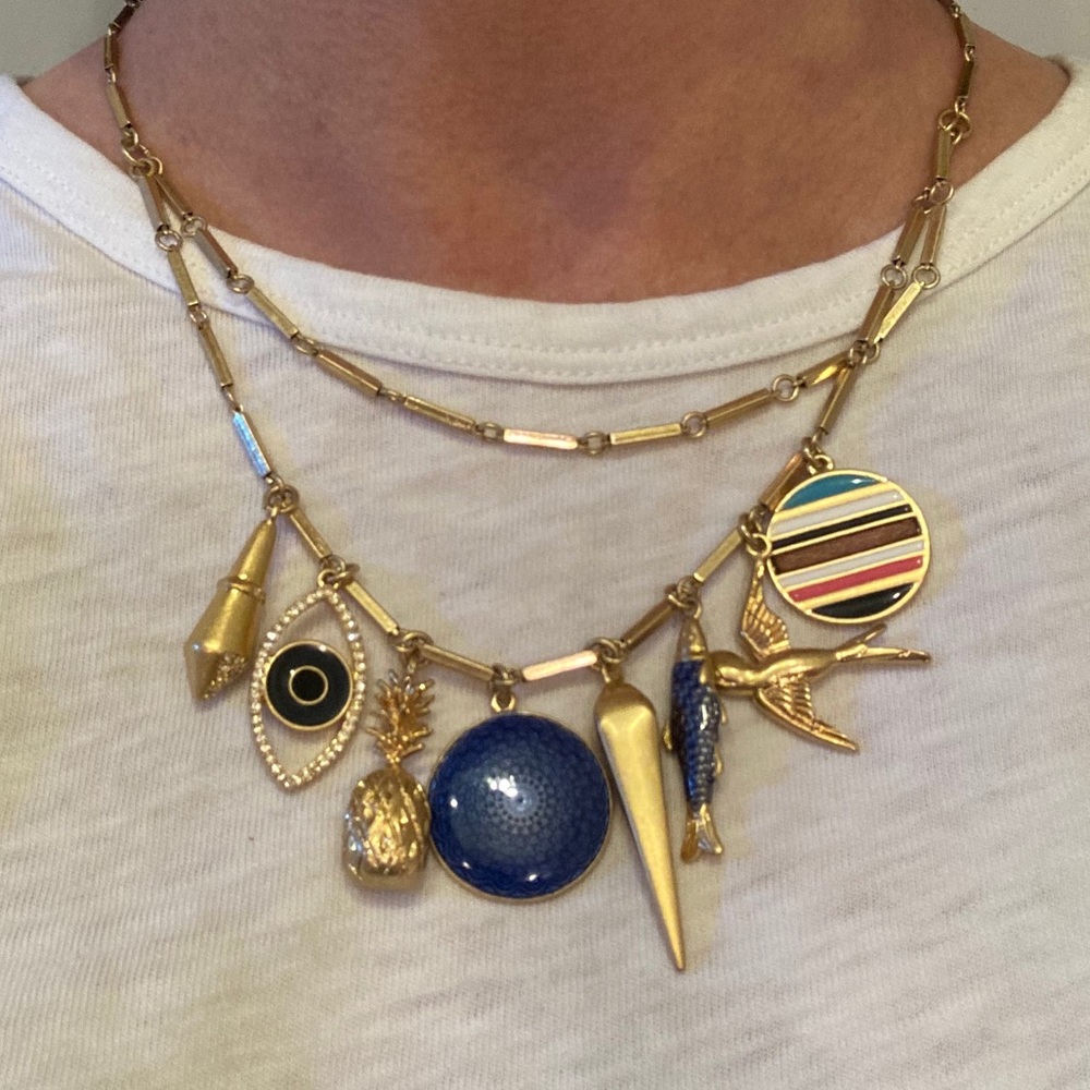 Adorable Stella & Dot charm necklace
